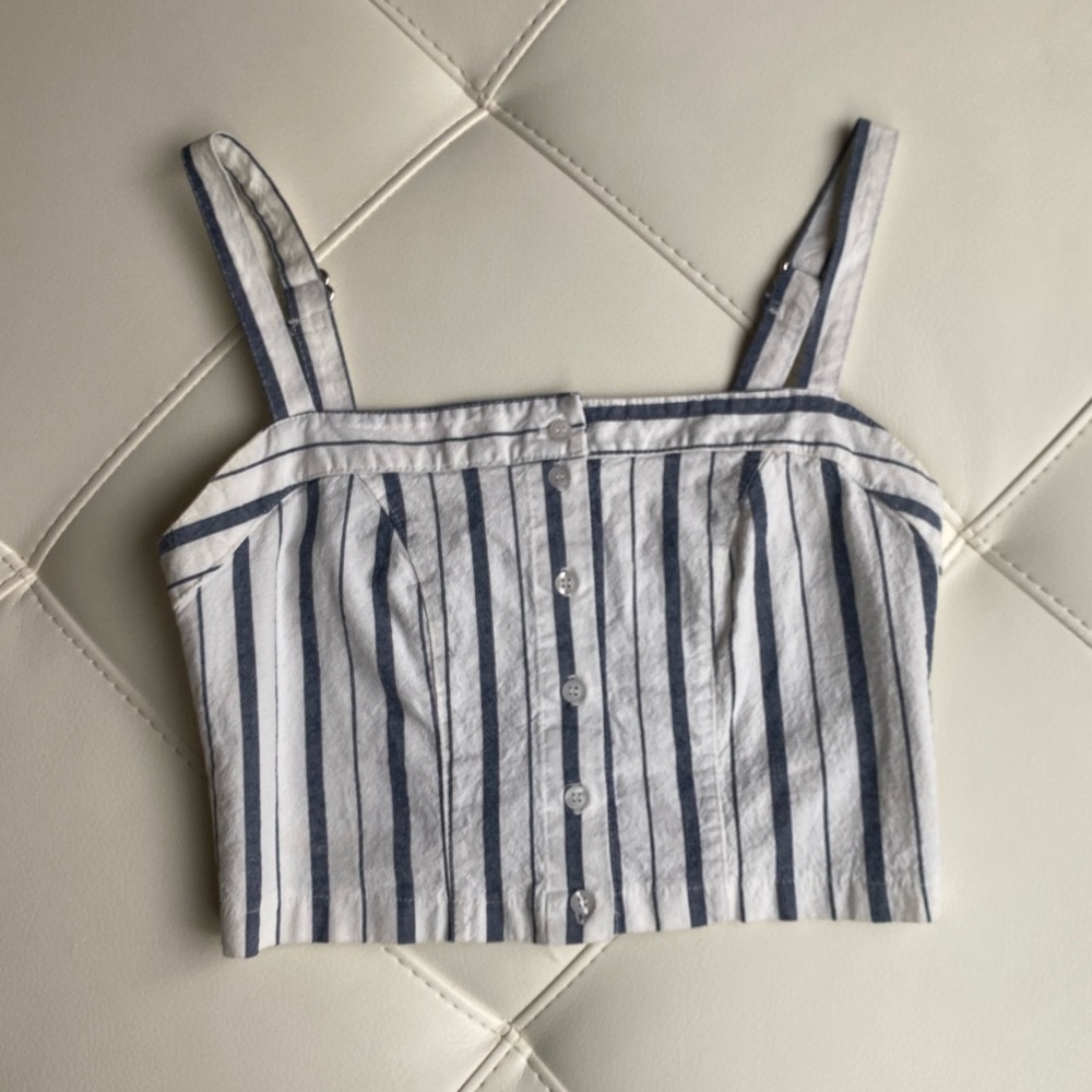 Brandy Melville crop tank ⚓️